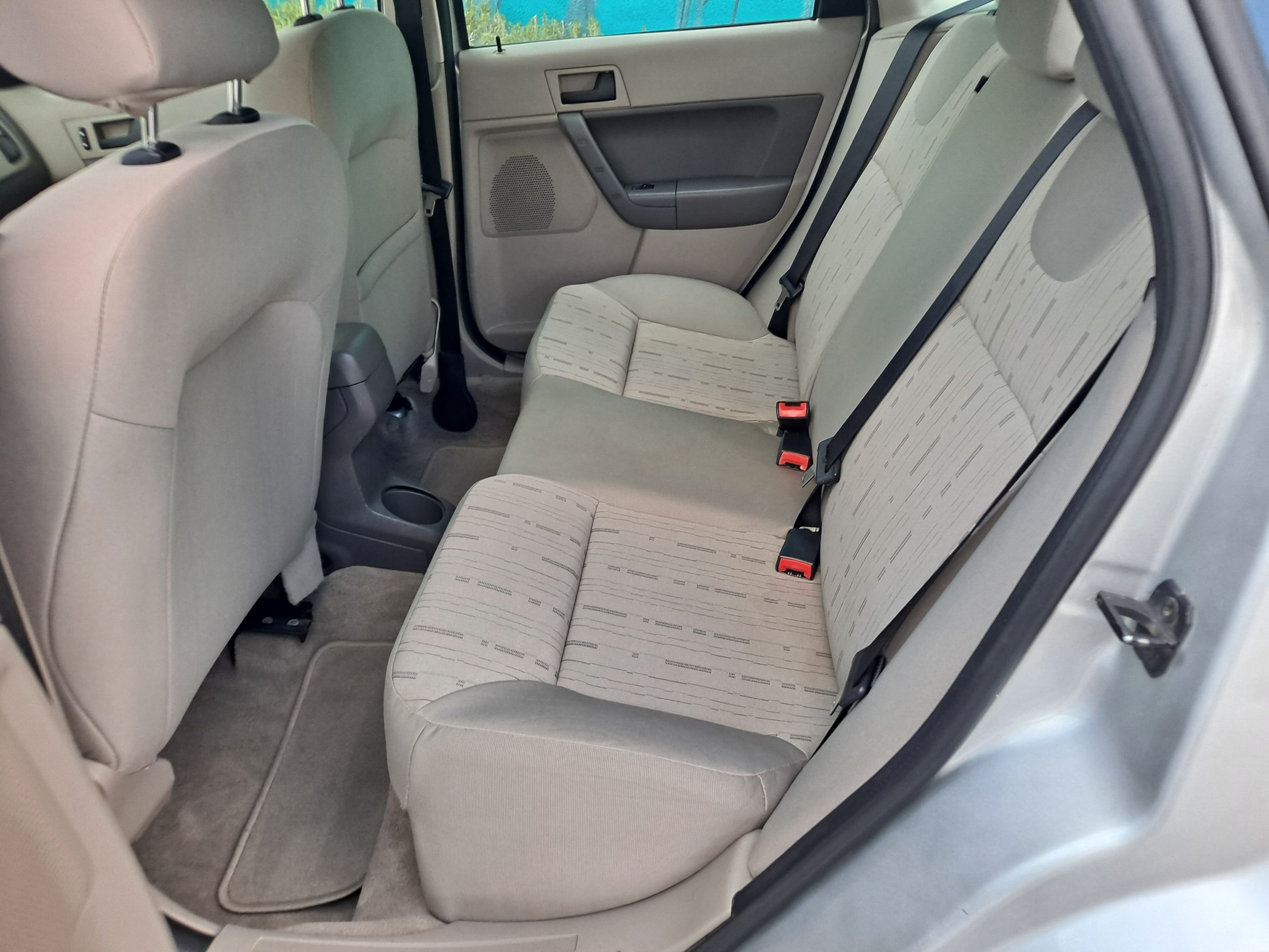 2009 ford focus 5 speed 73000 miles