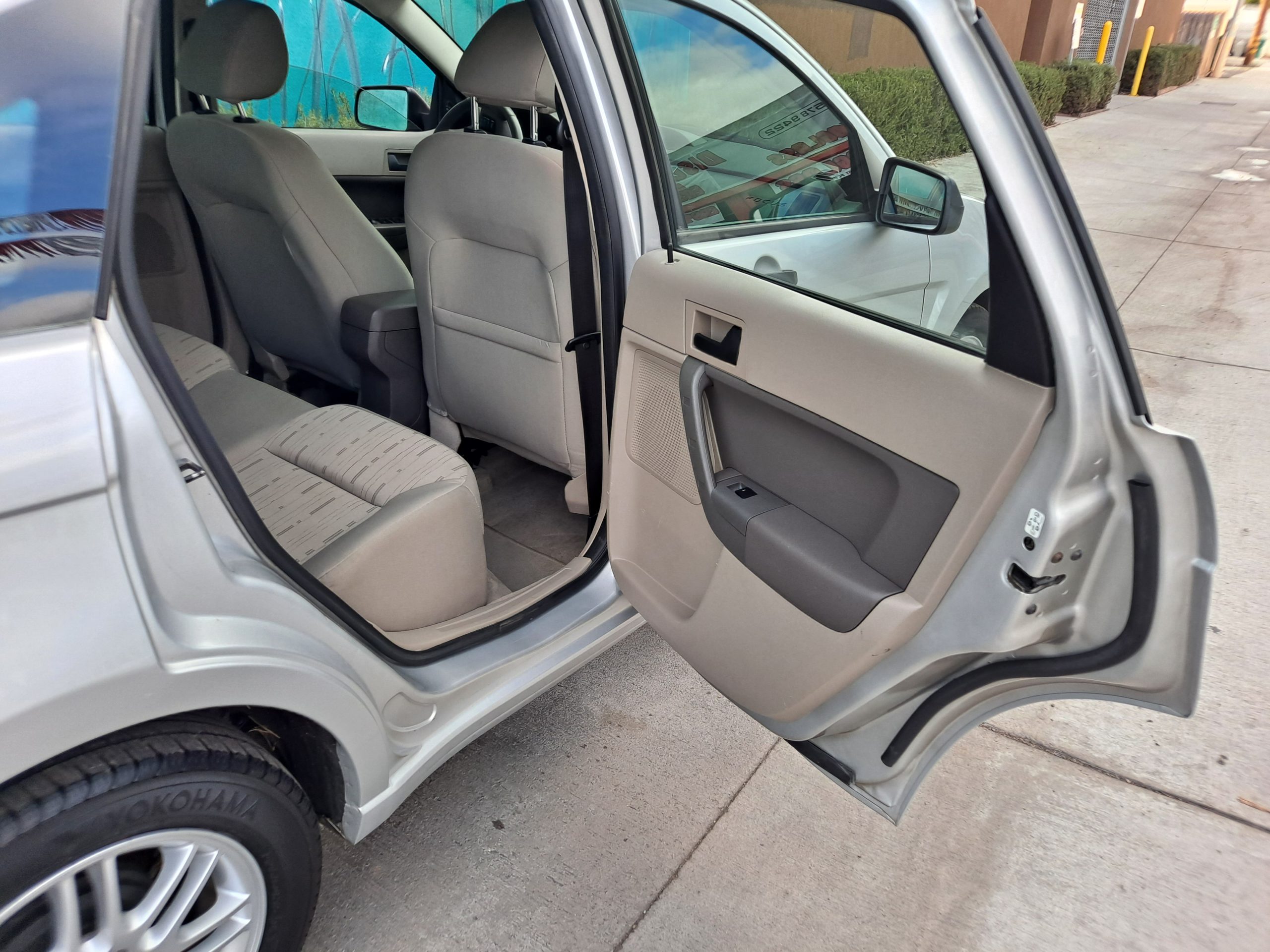 2009 ford focus 5 speed 73000 miles