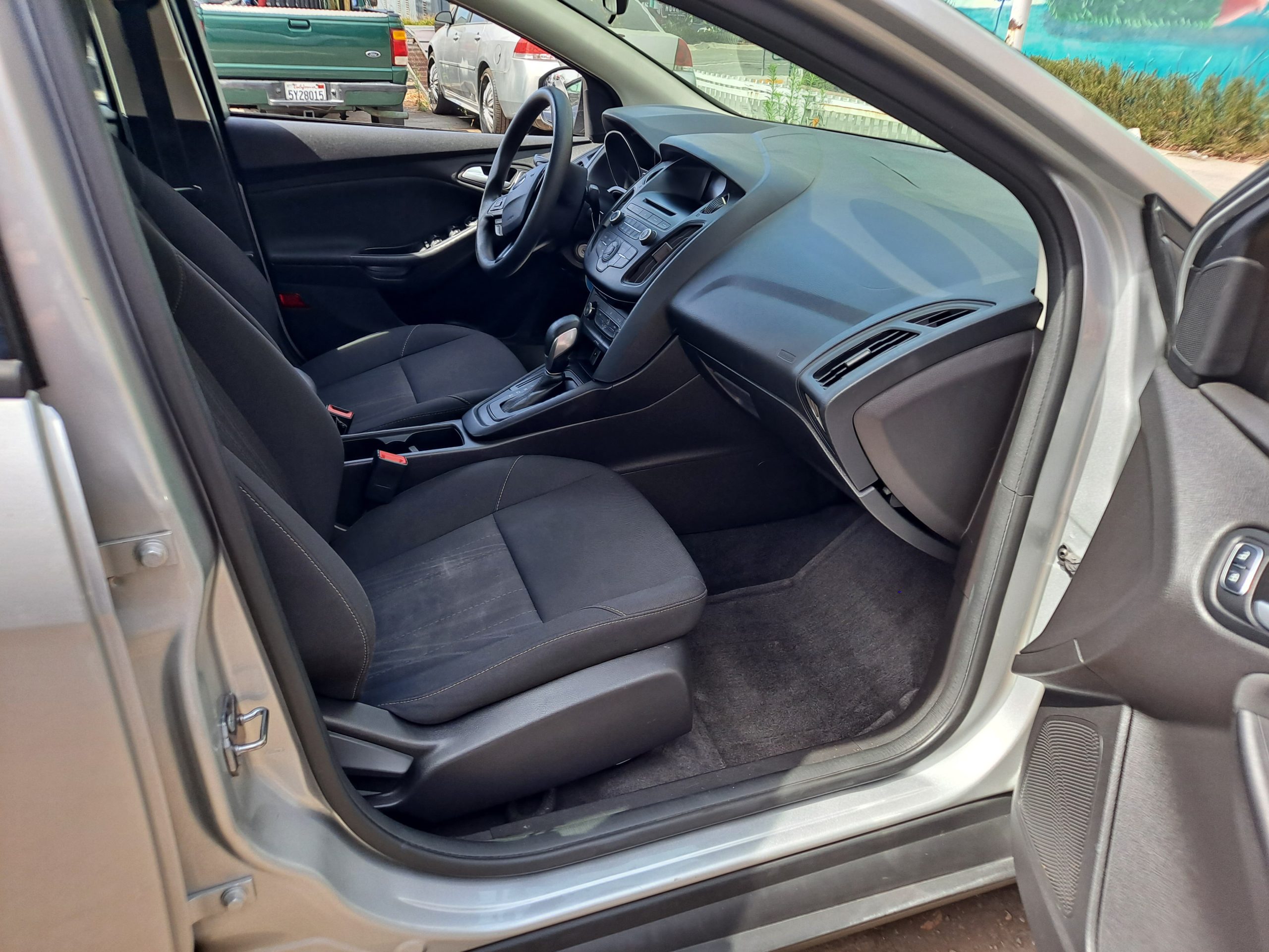 2017 FORD FOCUS SE 90000 MILES